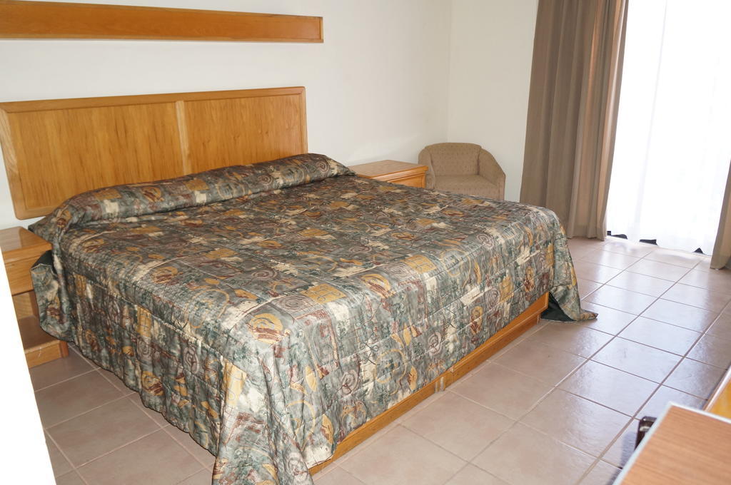Maria Luisa Inn & Suites Juarez  Bilik gambar